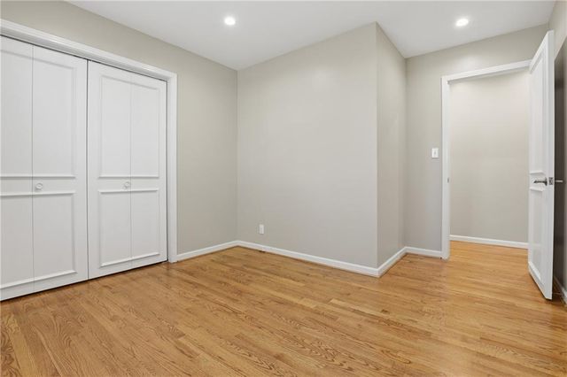 6909 W 98th Terrace, Overland Park, KS 66212