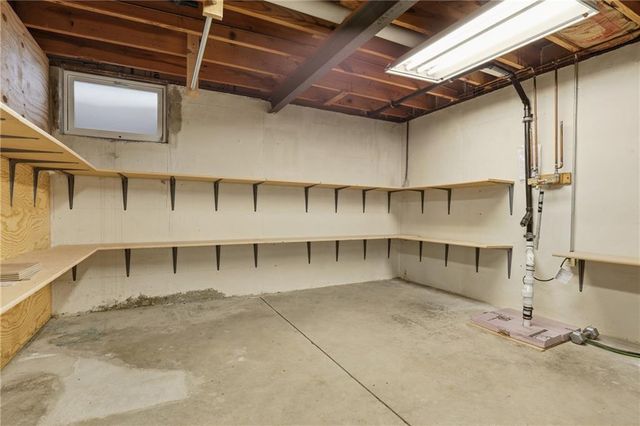 6909 W 98th Terrace, Overland Park, KS 66212