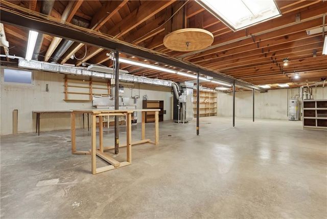 6909 W 98th Terrace, Overland Park, KS 66212