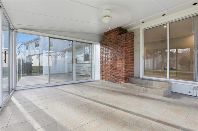 6909 W 98th Terrace, Overland Park, KS 66212