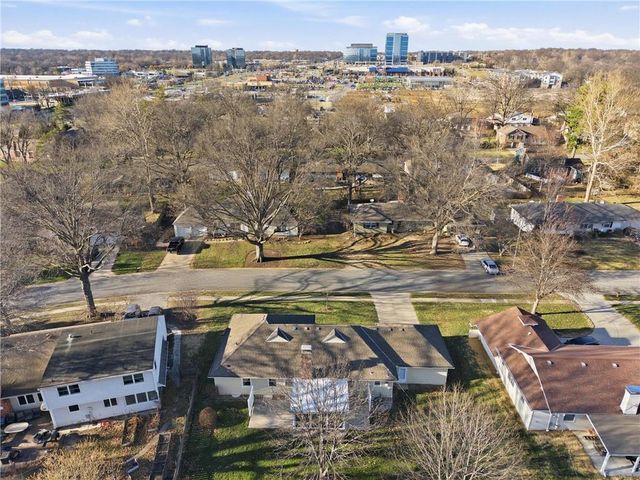 6909 W 98th Terrace, Overland Park, KS 66212