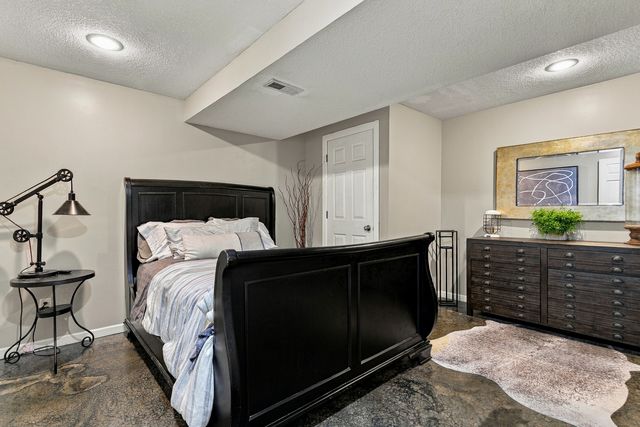 4495 34th Street Court, Bettendorf, IA 52722