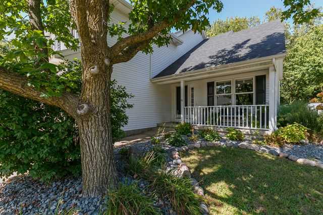 4495 34th Street Court, Bettendorf, IA 52722