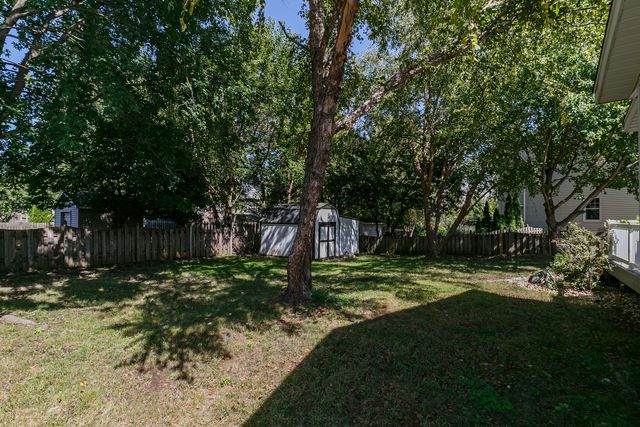 4495 34th Street Court, Bettendorf, IA 52722