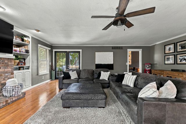 4495 34th Street Court, Bettendorf, IA 52722