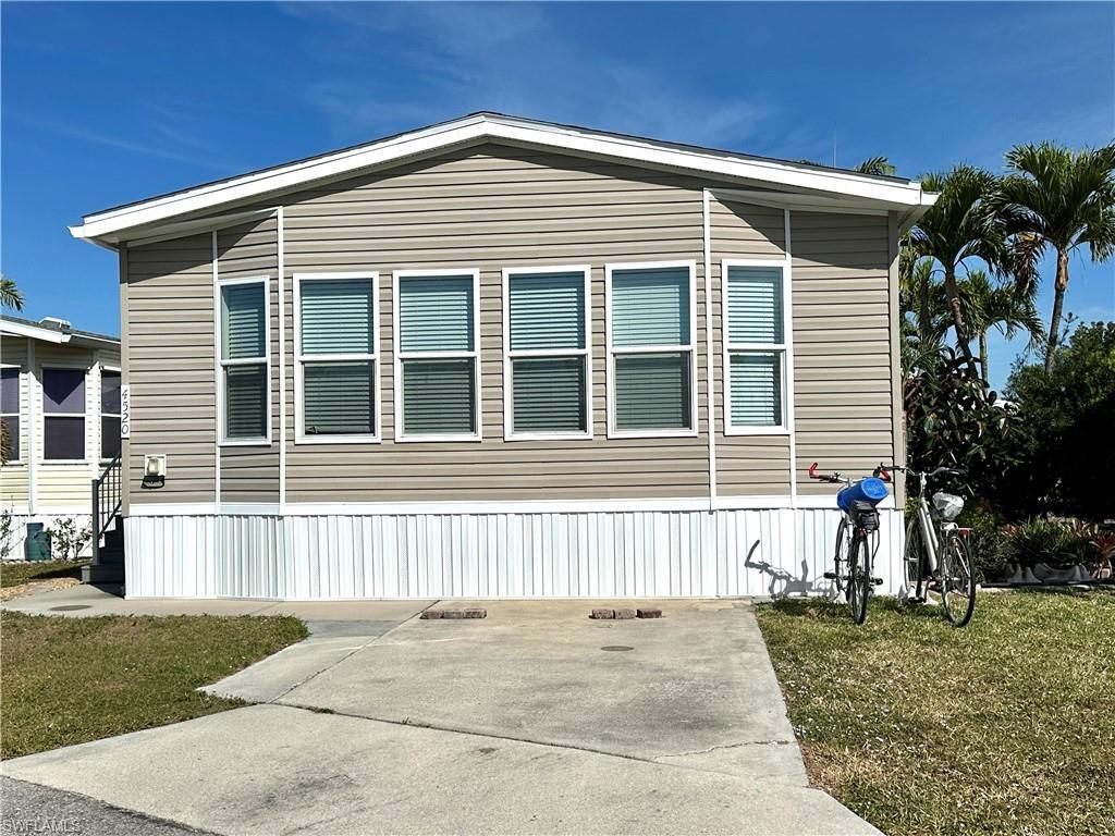 4520 Split Log LN E, ESTERO, FL 33928 — exterior