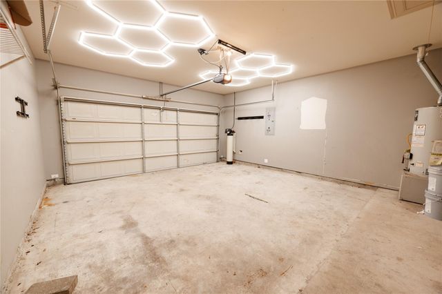 1004 Summer Wood Boulevard, Conroe, TX 77303