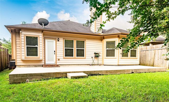 1004 Summer Wood Boulevard, Conroe, TX 77303