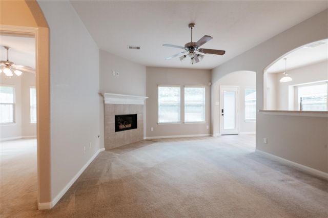 1004 Summer Wood Boulevard, Conroe, TX 77303