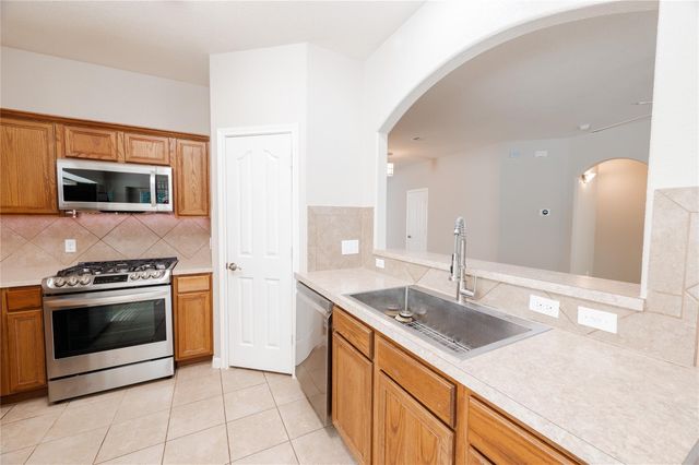1004 Summer Wood Boulevard, Conroe, TX 77303