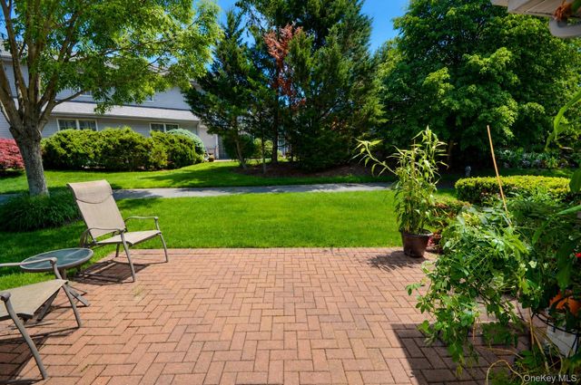 562 Bardini Drive, Melville, NY 11747