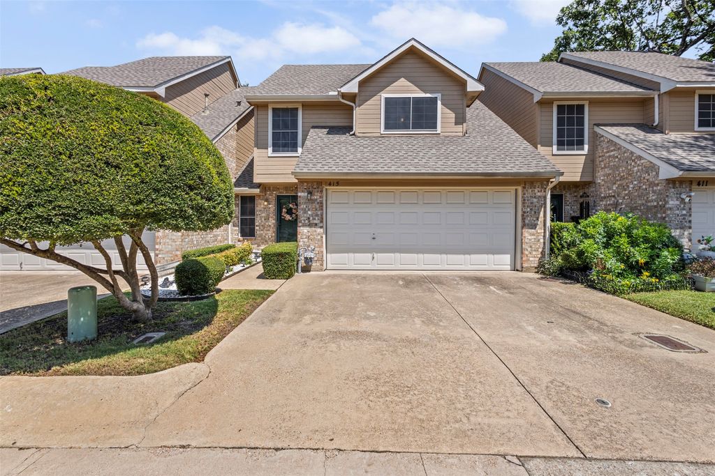 415 Oak Leaf Drive, Duncanville, TX 75137
