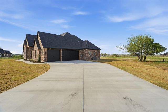 450 Red Bird Drive, Springtown, TX 76082