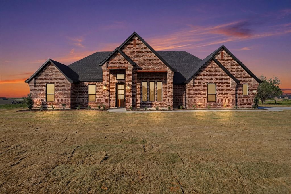 450 Red Bird Drive, Springtown, TX 76082