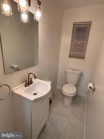 7912 RIGGS RD, Hyattsville, MD 20783