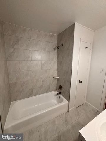 7912 RIGGS RD, Hyattsville, MD 20783