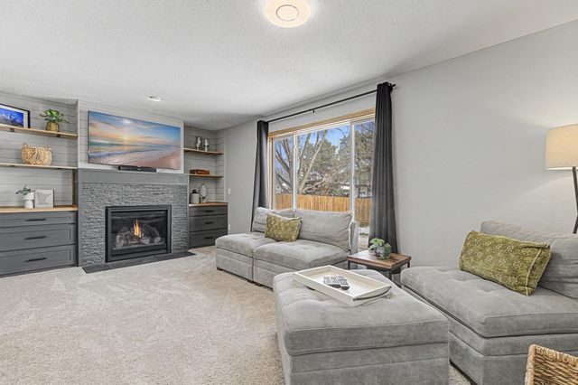 9200 Lakeside Trail, Champlin, MN 55316