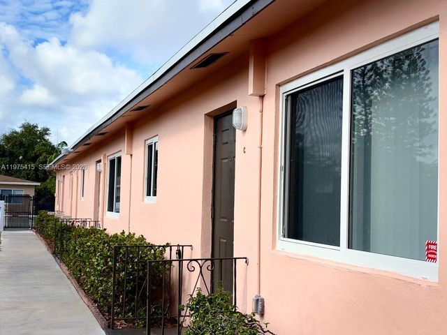 612 NW 10th Terrace, Fort Lauderdale, FL 33311