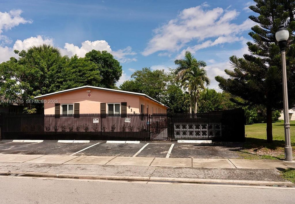 612 NW 10th Terrace, Fort Lauderdale, FL 33311