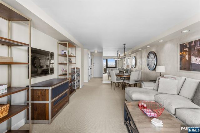 7855 Boulevard East 19G, North Bergen, NJ 07047