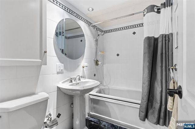 7855 Boulevard East 19G, North Bergen, NJ 07047