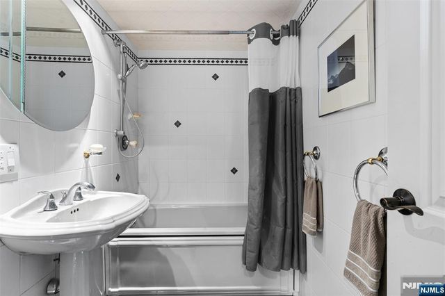 7855 Boulevard East 19G, North Bergen, NJ 07047