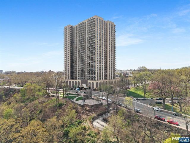 7855 Boulevard East 19G, North Bergen, NJ 07047