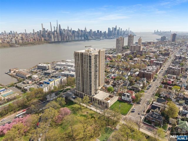 7855 Boulevard East 19G, North Bergen, NJ 07047