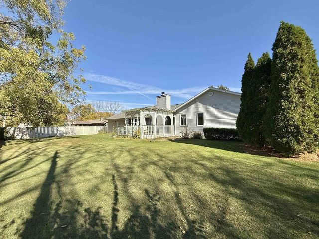 2780 S Hart Road, Beloit, WI 53511