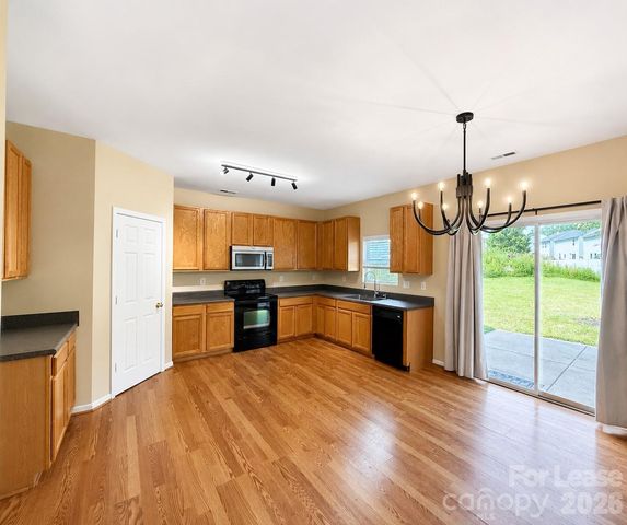 2223 Savannah Hills Drive, Matthews, NC 28105