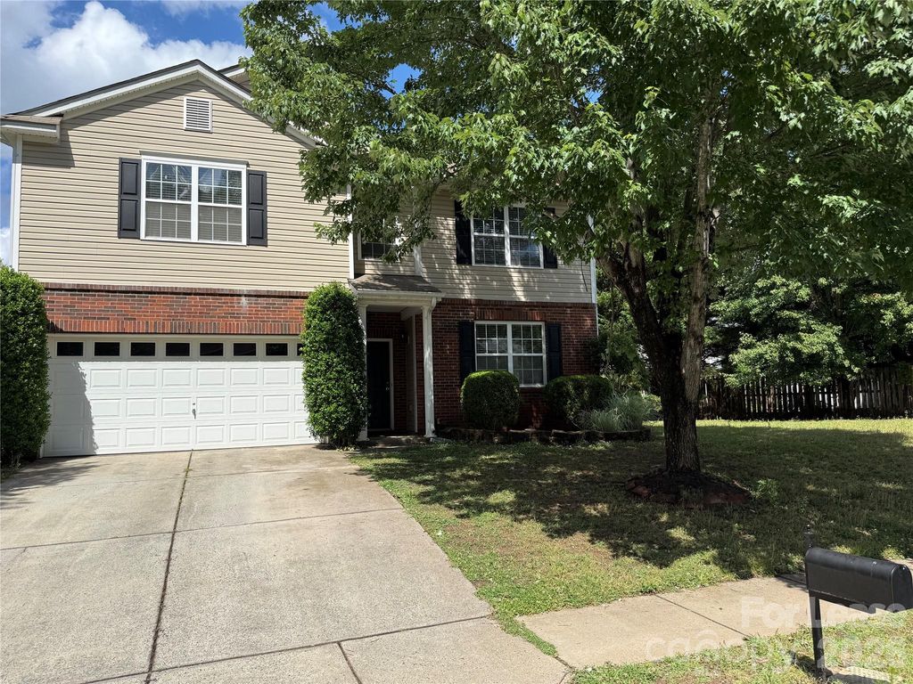 2223 Savannah Hills Drive, Matthews, NC 28105