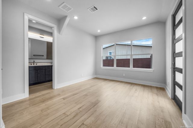 531 W Rosewood, San Antonio, TX 78212