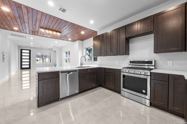 531 W Rosewood, San Antonio, TX 78212