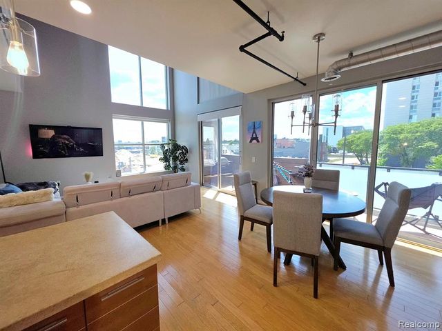 614 Troy 205, Royal Oak, MI 48067