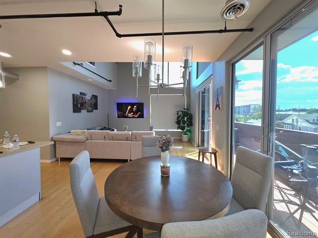 614 Troy 205, Royal Oak, MI 48067