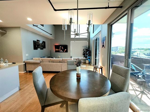 614 Troy 205, Royal Oak, MI 48067
