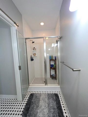 614 Troy 205, Royal Oak, MI 48067