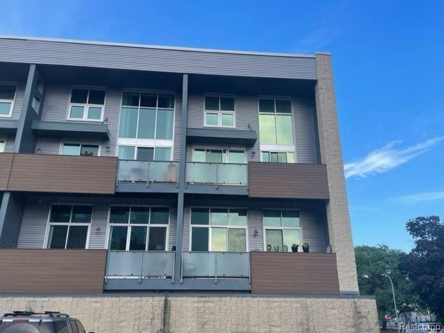 614 Troy 205, Royal Oak, MI 48067