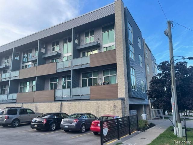 614 Troy 205, Royal Oak, MI 48067
