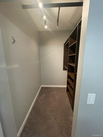 614 Troy 205, Royal Oak, MI 48067