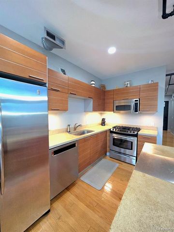 614 Troy 205, Royal Oak, MI 48067
