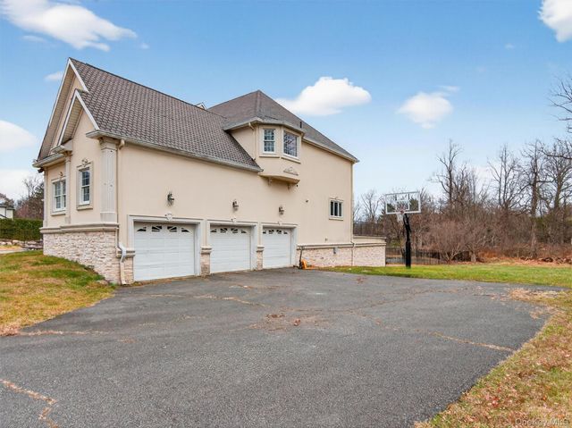 120 E Willow Tree Road, Spring Valley, NY 10977