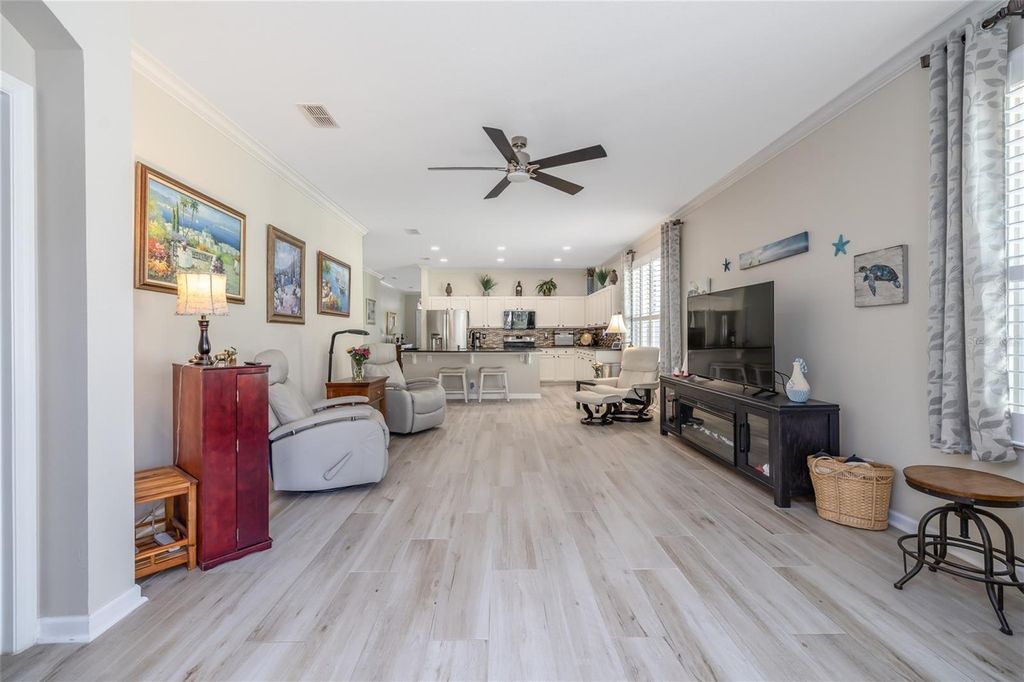 Image 11 of property listing at 526 HERON POINT WAY, Deland, FL 32724