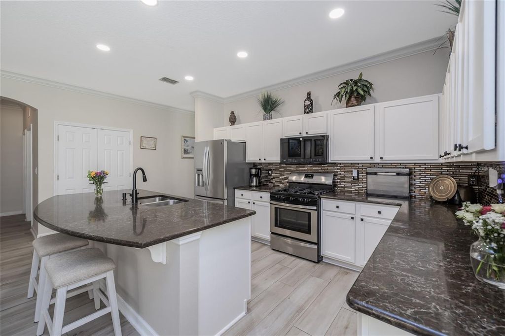 Image 15 of property listing at 526 HERON POINT WAY, Deland, FL 32724