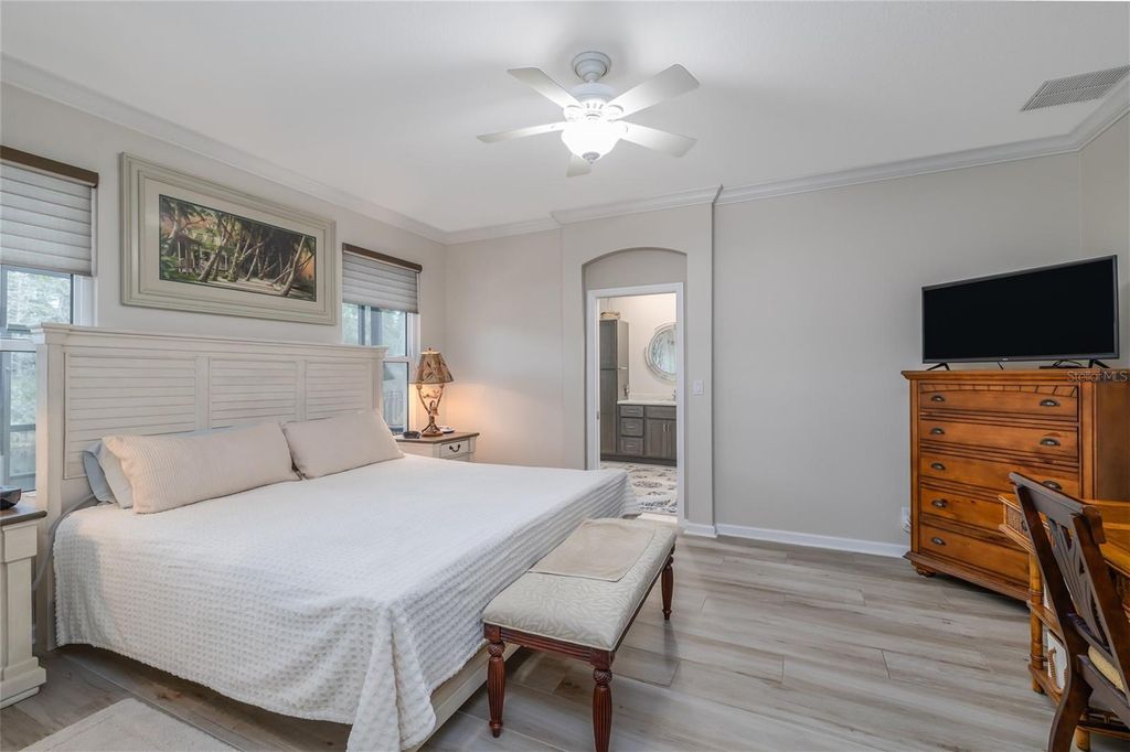 Image 18 of property listing at 526 HERON POINT WAY, Deland, FL 32724