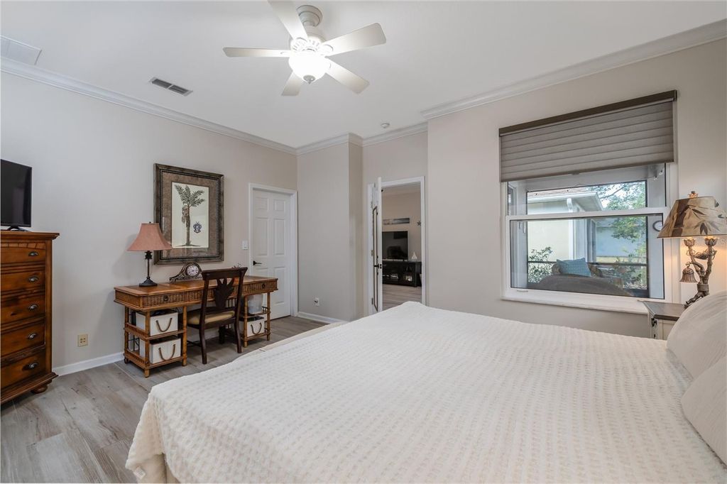 Image 19 of property listing at 526 HERON POINT WAY, Deland, FL 32724