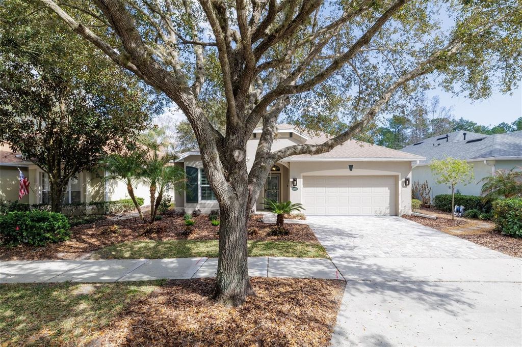 Image 3 of property listing at 526 HERON POINT WAY, Deland, FL 32724