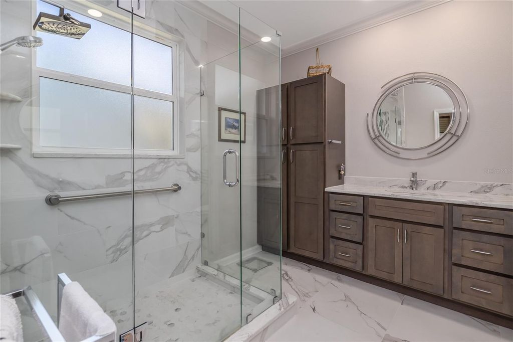 Image 21 of property listing at 526 HERON POINT WAY, Deland, FL 32724