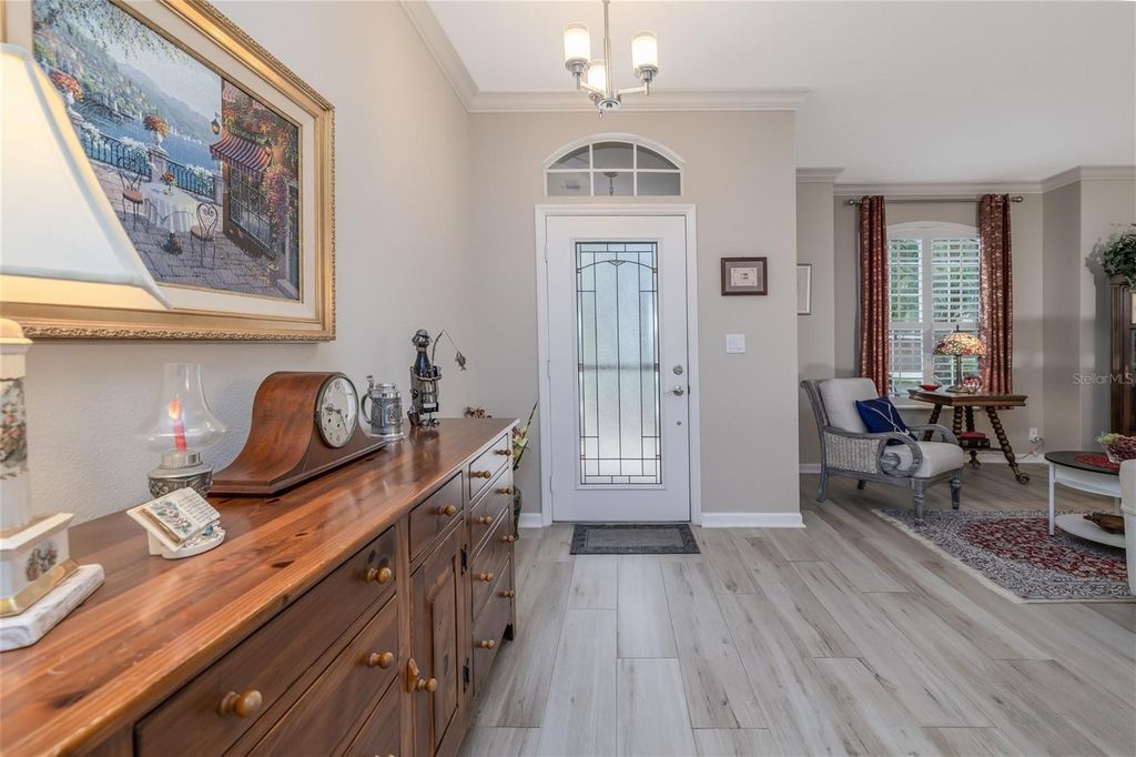 Image 4 of property listing at 526 HERON POINT WAY, Deland, FL 32724