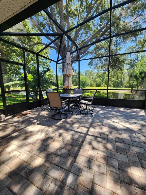 Image 35 of property listing at 526 HERON POINT WAY, Deland, FL 32724
